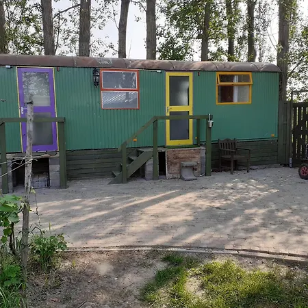 Wijndomein De Vier Ambachten -Overnachten In De Wijngaard Simonshaven Exterior photo